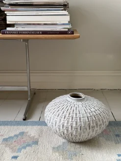 Basic u0026 More BENIN Vase (31x31x20,7cm) Beige Møntstre><noscript><img width=