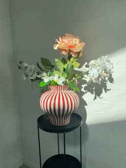 Basic u0026 More BETSY Vase (Ø 21 x 21cm) Burgandy Stribe><noscript><img width=