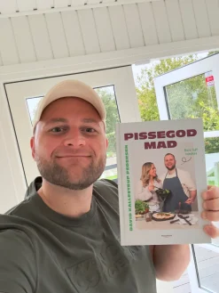 Basic u0026 More Bog: Pissegodmad – Bare Lidt Sundere> Julegaver Til Hende|Julegaver Til Ham