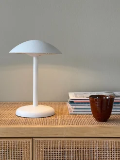 Basic u0026 More Bordlampe i Hvid CALVIN (19,5x28,5cm)><noscript><img width=