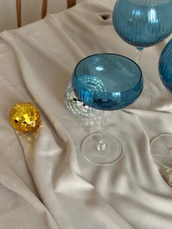 Basic u0026 More Cocktail Glas AILEEN Blå m. Transparent Stem><noscript><img width=