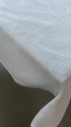 Basic u0026 More Dug i Jacquard METTE (140x270cm)Hvid><noscript><img width=