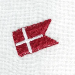 Basic u0026 More Dug m. Broderet Dansk Flag. (140x320cm) Hvid> Julegaver Til Hende|Duge