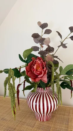 Basic u0026 More Evighedsbuket Efterårsglød m. Pæon og Røde Detaljer><noscript><img width=