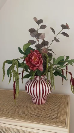 Basic u0026 More Evighedsbuket Efterårsglød m. Pæon og Røde Detaljer><noscript><img width=