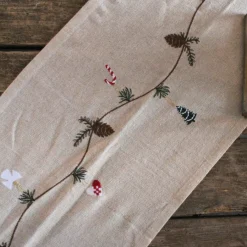 Basic u0026 More Julebordløber m Broderi (40x140cm)><noscript><img width=