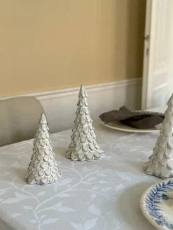 Basic u0026 More Juletræ i Porcelæn METIL Hvid (Ø9x16cm cm)> Julepynt & Dekoration|Jul