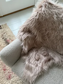 Basic u0026 More Lammeskind Tæppe (60x90cm) Mørke brun> Julegaver Til Hende|Tæpper & Plaider