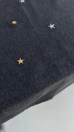 Basic u0026 More Nytårsdug m. Stjerne i Sølv og Guld (140x270cm)><noscript><img width=