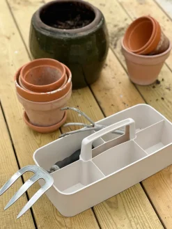 Basic u0026 More Opbevaringsboks med håndtag og flere rum, ass fv.><noscript><img width=