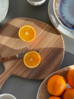 Ukendt Skærebræt i Akacietræ ( Ø30X38X1,5cm).> Julegaver Til Hende|Julegaver Til Ham