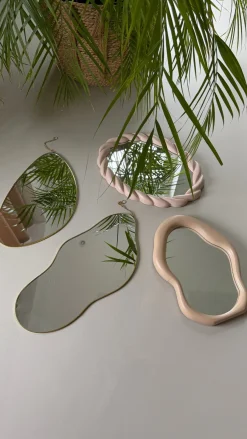 Basic u0026 More Spejl FADDA (25x34,5x2,7cm) Beige> Julegaver Til Hende|Dekoration