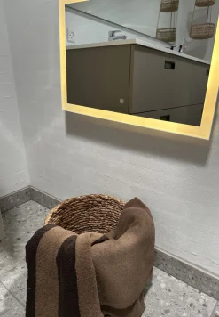 Basic u0026 More Spejl til Væg Hvid BIRTHE ( 60x40x4cm)><noscript><img width=