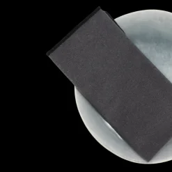 Basic u0026 More Stofserviet ( 40x40cm) Grå m. Sort Kant> Servietter