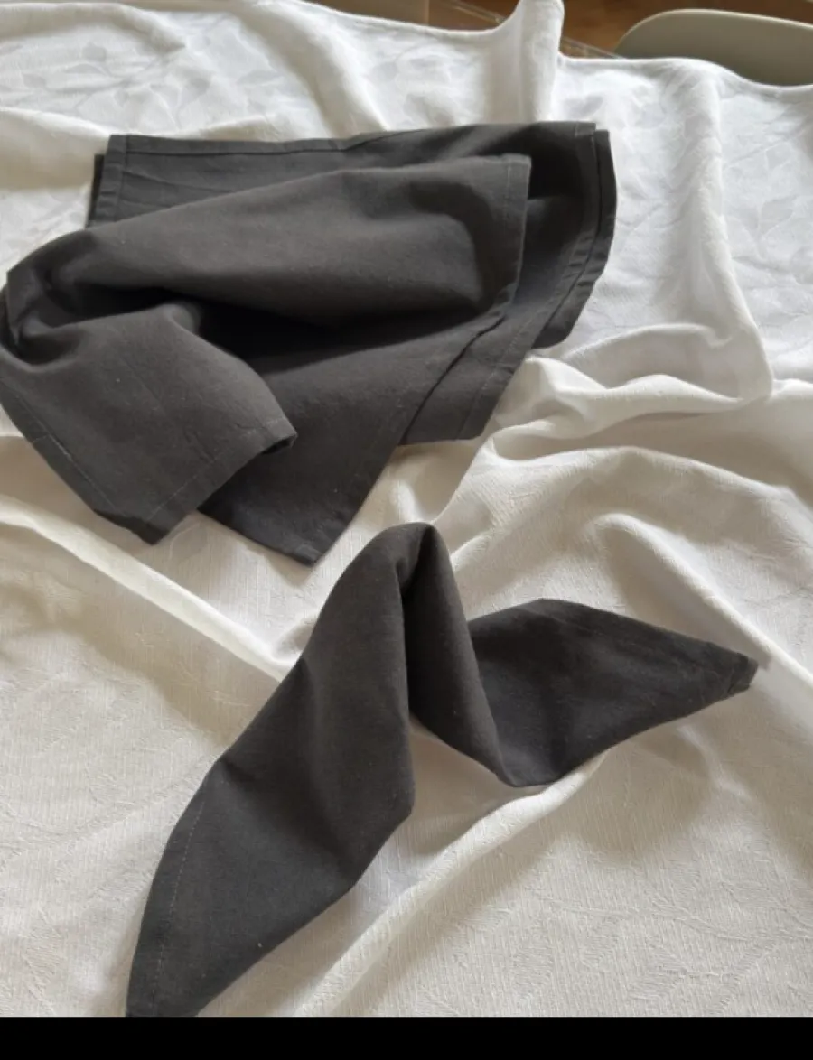 Basic u0026 More Stofserviet i Grå DENI (40x40cm)> Servietter