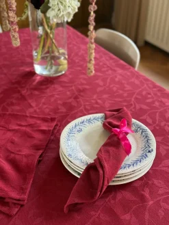 Basic u0026 More Stofserviet i Jacquard METTE (40x40cm) Kirsebær Rød><noscript><img width=